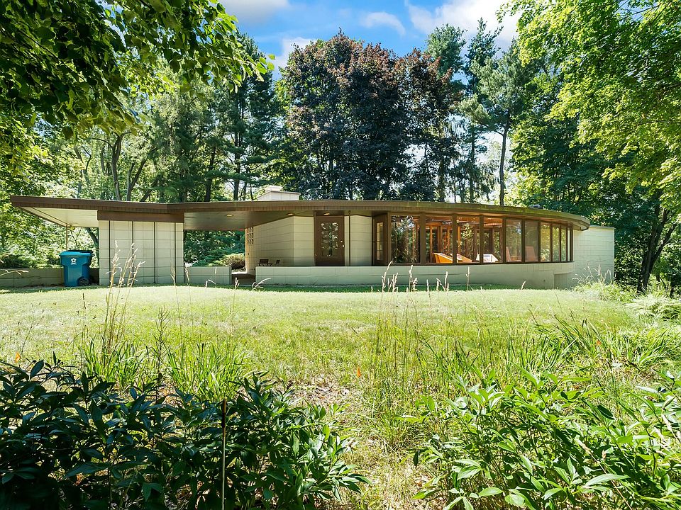 2822 Taliesin Dr, Kalamazoo, MI 49008 | Zillow