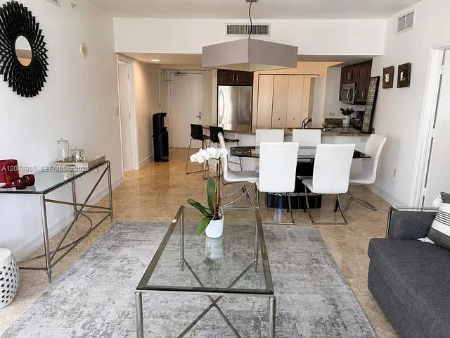 2 bed, 2.0 bath, $3,500 — Photo 2