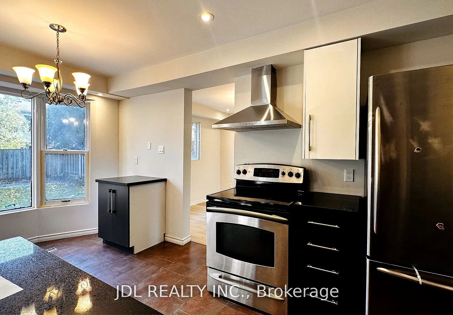 4 bed, $3,850 — Photo 2