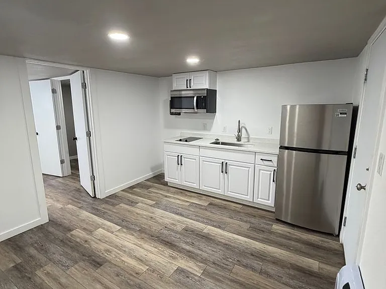 1615 Grant St NE — Photo 1