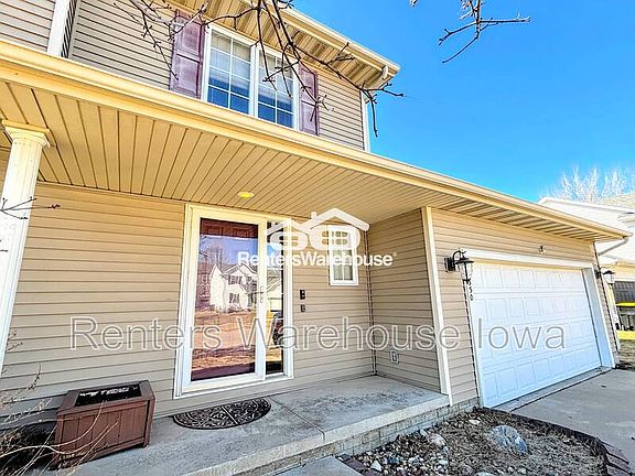 3rd image of 330 NE Cardinal Ln