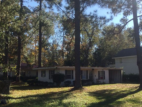 3rd image of 402 Live Oak St