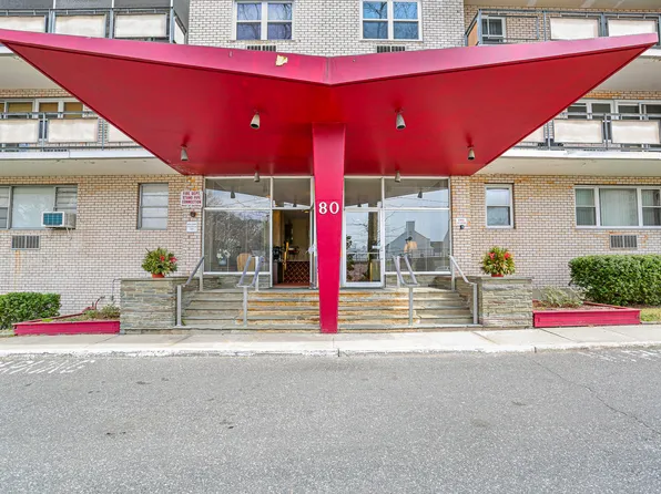 80 Cartright Street #2H, Bridgeport, CT 06604