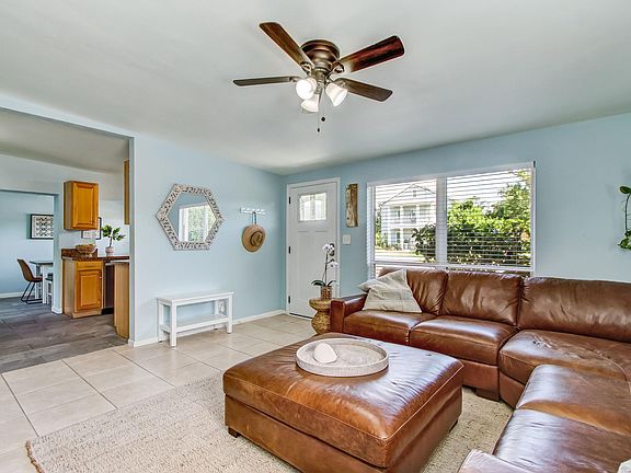 4th image of 818 5th Ave N