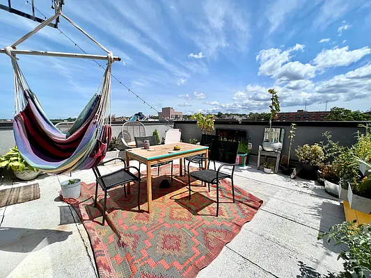 Rented by Pear NYC LLC | media 25