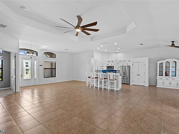 5th image of 1012 NW 33rd Pl