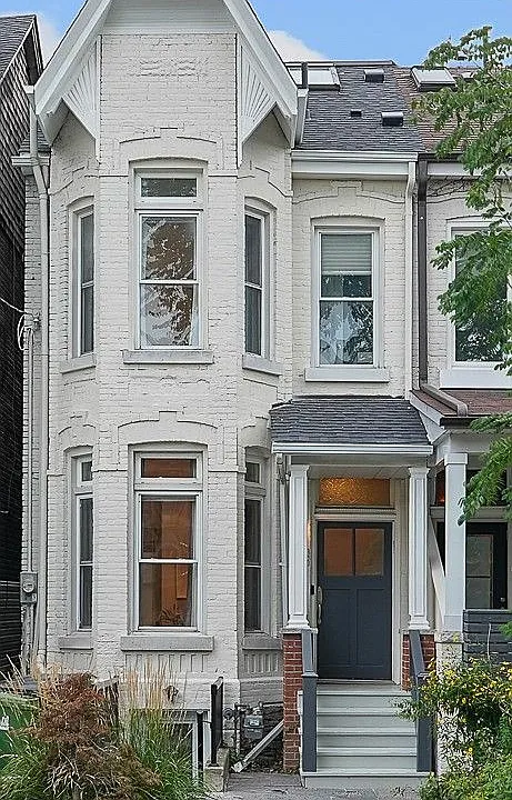 68 Montrose Ave
