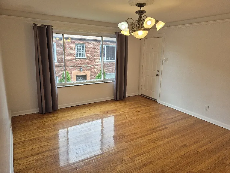 3947 Jamieson Ave #2W — Photo 5