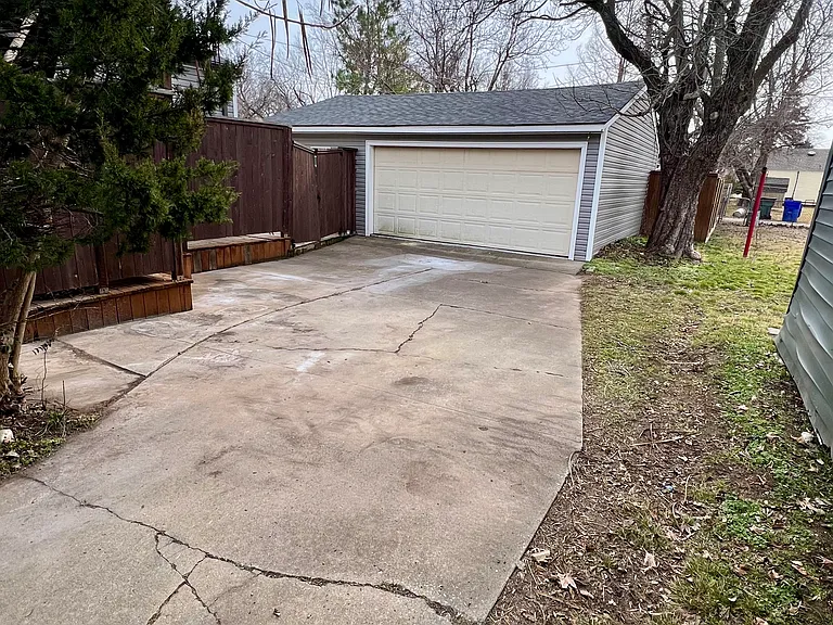 2-Car Garage