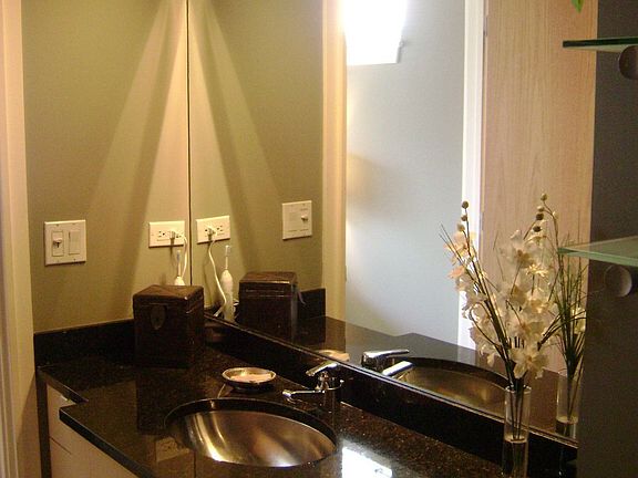 Master Bath With Granite