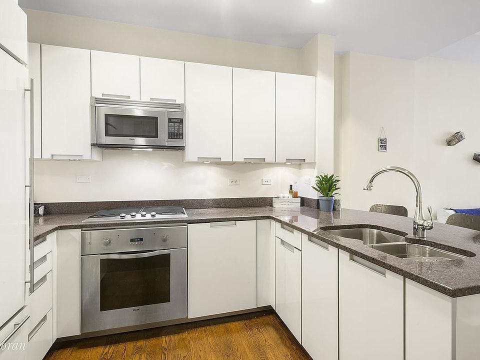 1st image of 250 E 49th St #3A
