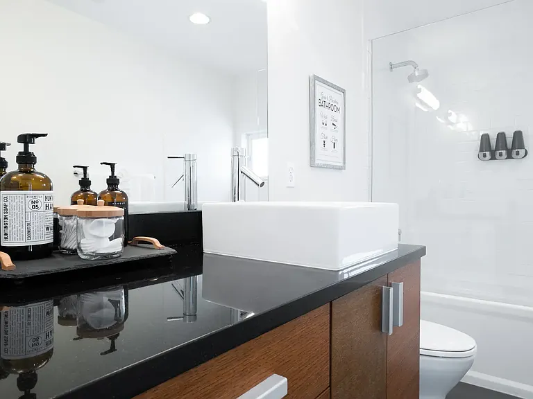 411 Summit Ave E #A — Photo 13