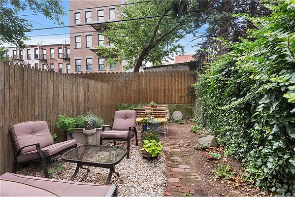 Sold by Mont Sky Real Estate | media 9