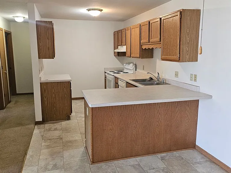 475 Linden Dr #501 — Photo 3