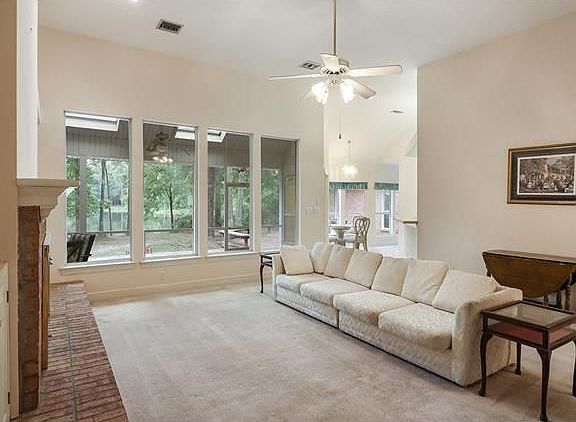5th image of 324 Lake Shore Dr