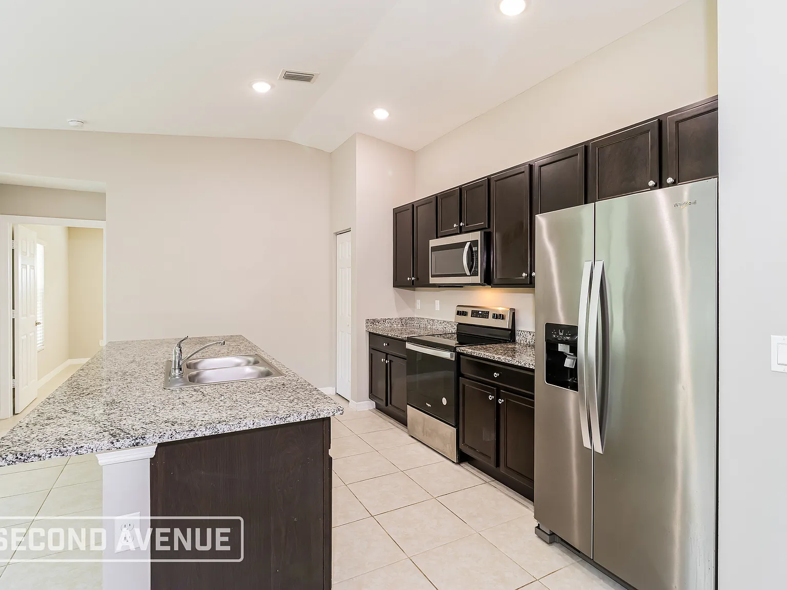 4 bed, 2.0 bath, 1833 sqft, $1,895 — Photo 4