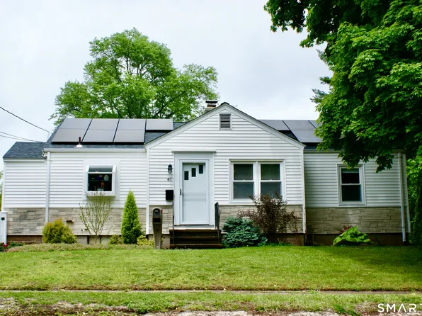 41 Cumpstone Drive, Hamden, CT 06518