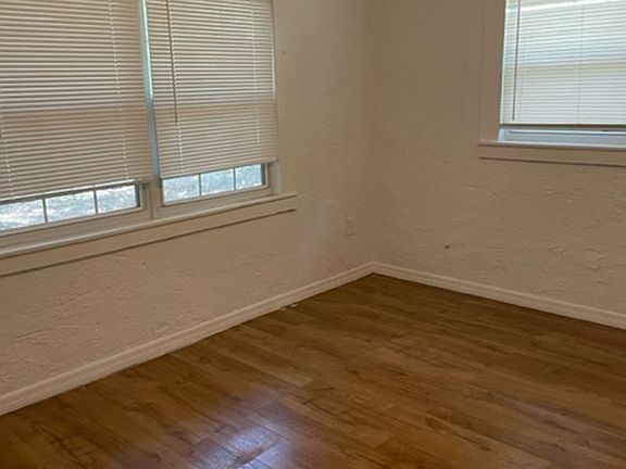 3rd image of 2415 Chilk Ave