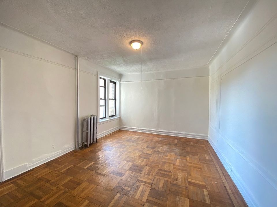 1st image of 530 Parkside Ave #F4