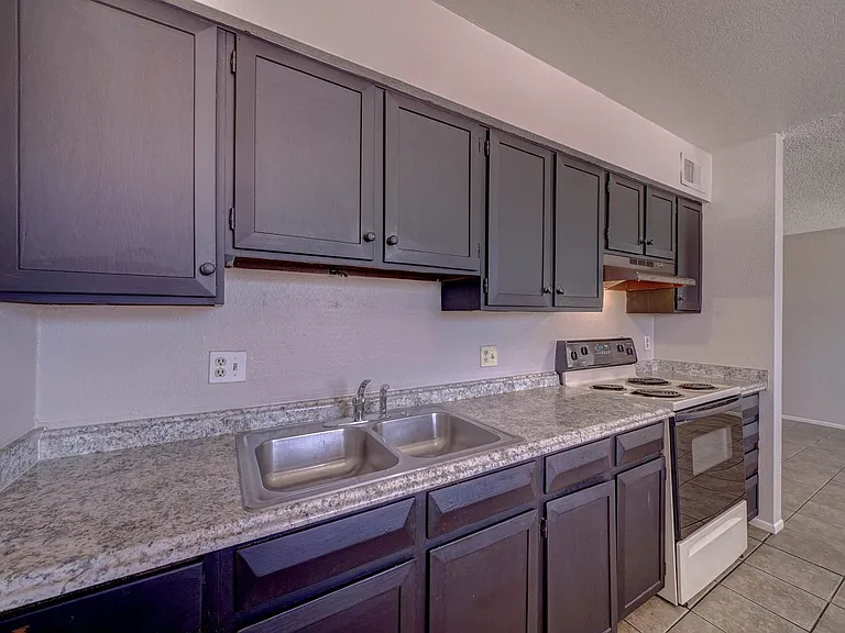 371 N Williams St — Photo 11