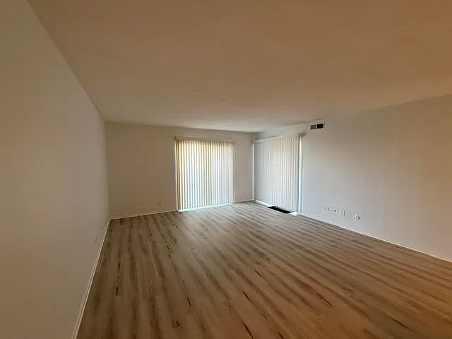 1265 N Sterling Ave #107 — Photo 10
