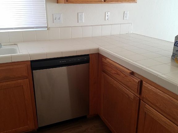 4th image of 411 W Reese Ave