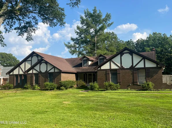 108 W Gilmore St, Senatobia, MS 38668