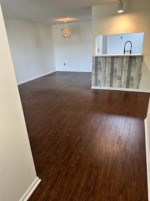 2 bed, 950 sqft, $2,150 — Photo 2