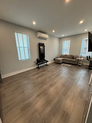 Rented by Bouklis Group | media 9