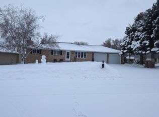 755 Cory Dr, Seward, NE 68434