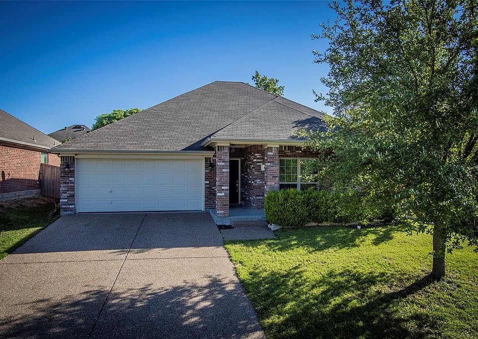 1st image of 111 Singletree Ln