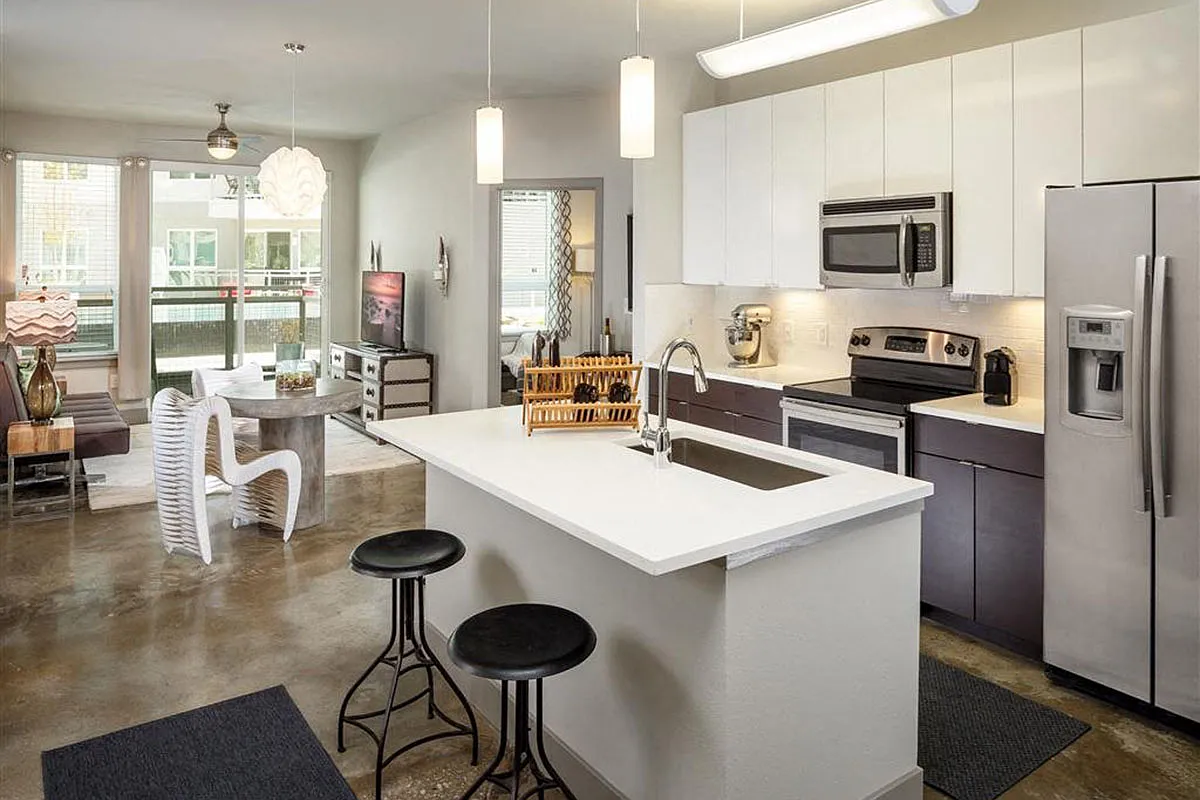Echo Apartments — Photo 1