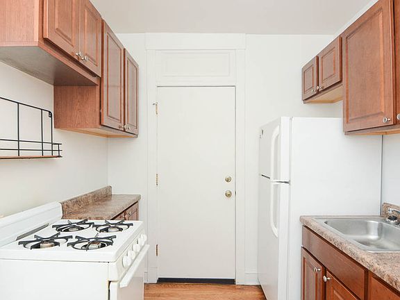 2nd image of 2651 N Spaulding Ave APT 3W