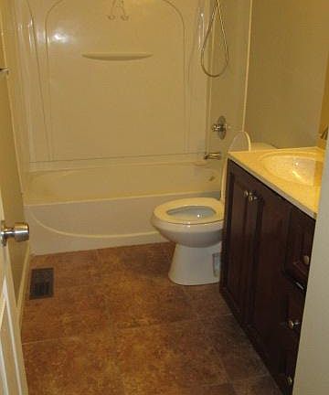 5th image of 118 Blossom Ln