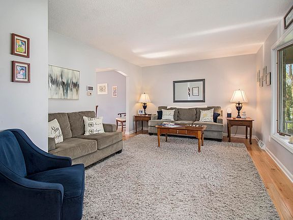 4th image of 52372 Briarcliff Ln