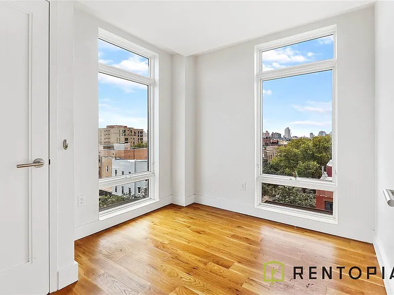310 Graham Ave #3B — Photo 6