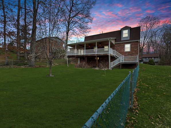 105 Tanglewood Dr, Beckley, WV 25801