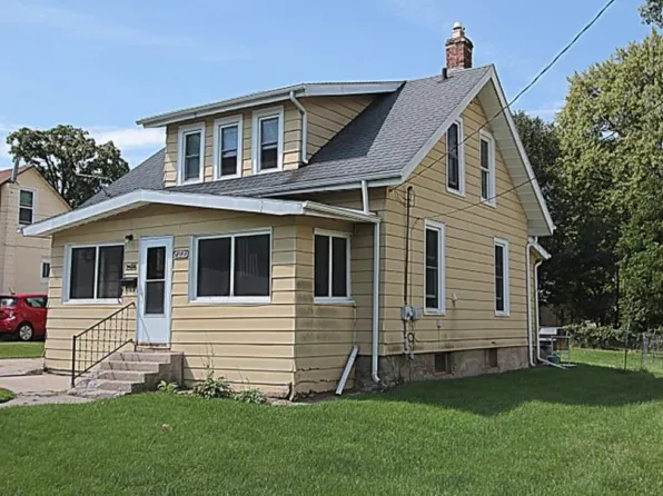 726 N Warren Ave, Freeport, IL 61032