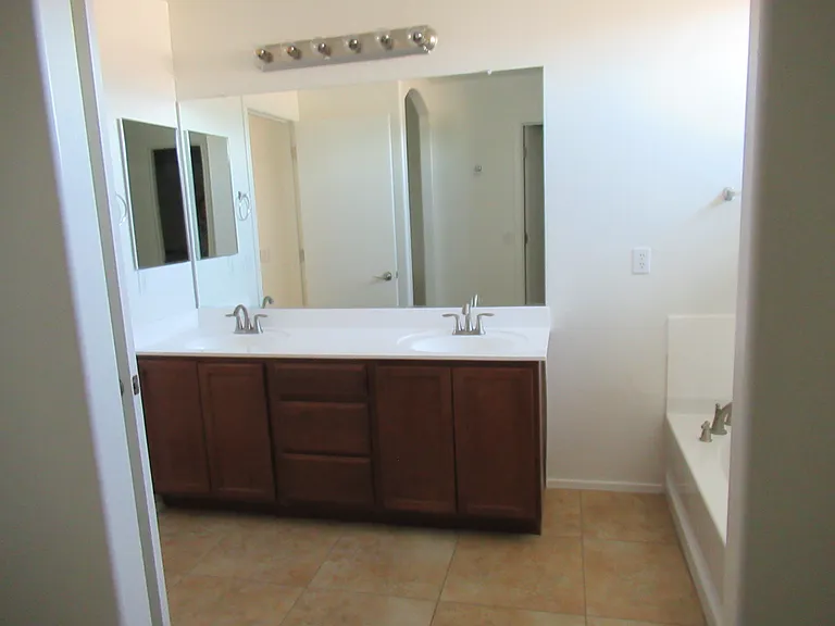 900 W Broadway Ave #49 — Photo 14