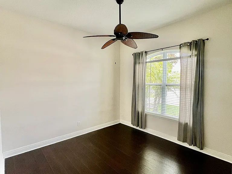 7926 Stoney Hill Dr — Photo 4