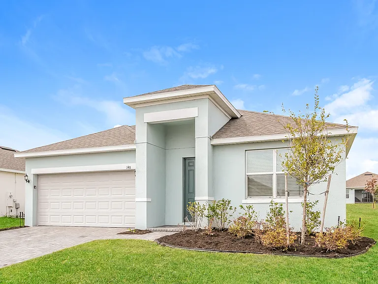 148 Roseville Dr — Photo 2