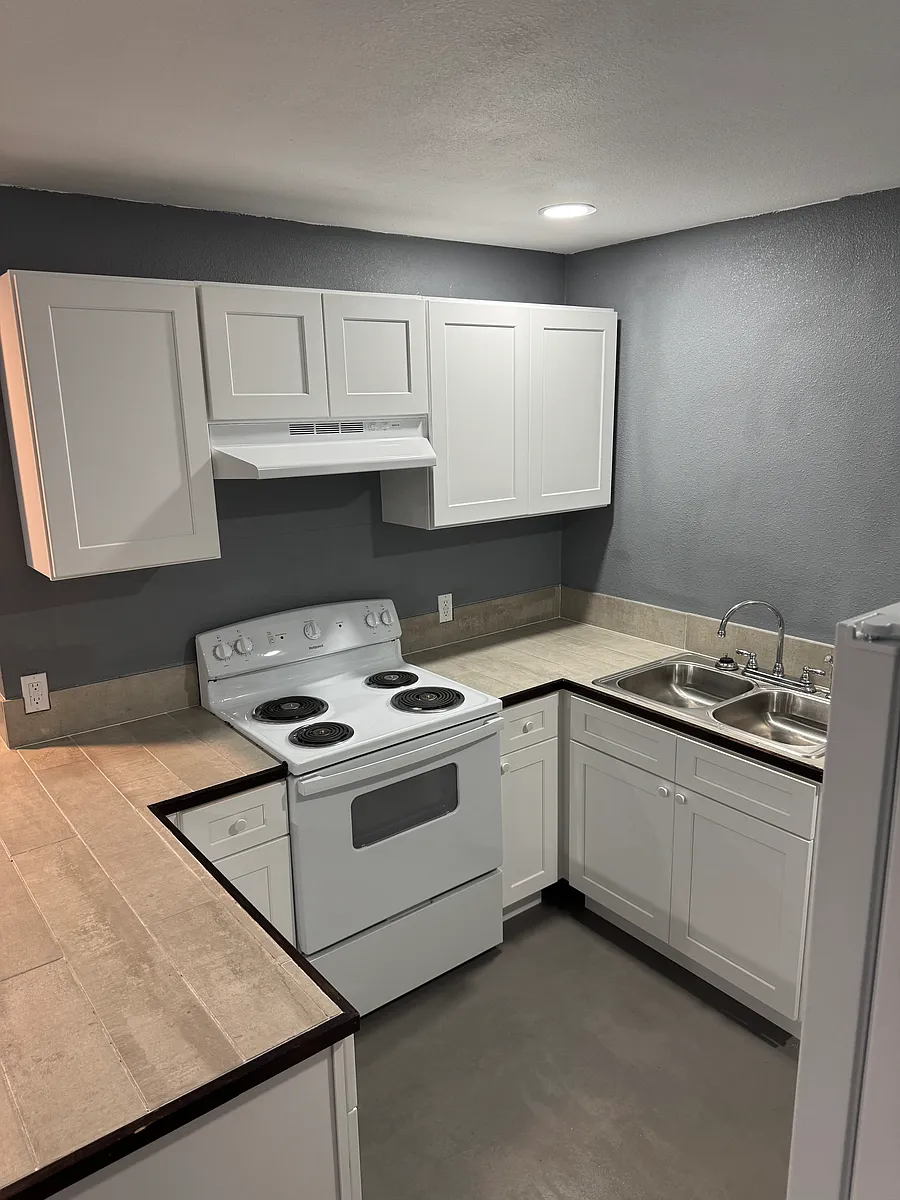 Building Photo - 316 Veterans Ave #44