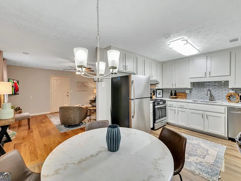 160 Booth Rd SW #B — Photo 7