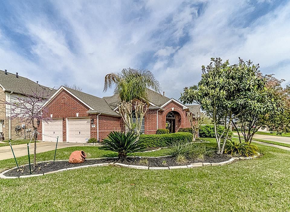 1st image of 18318 Heathridge Ln