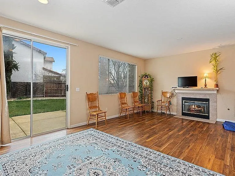 8717 Elfin Ct — Photo 5