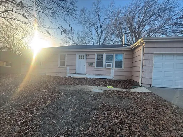 307 N Logan St, Olathe, KS 66061