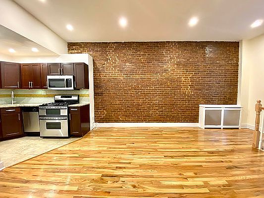 3rd image of 7 W 73rd St APT 1A