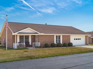 400 Aarika Dr, West Jefferson, OH 43162