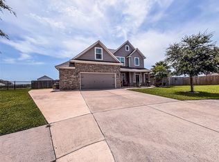 11922 Mulberry Dr, Mont Belvieu, TX 77535