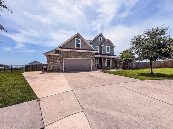 11922 Mulberry Dr, Mont Belvieu, TX 77535